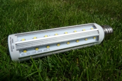 10W LED žárovka E27- typ corn, hliníkový chladič, 4000K denní bílá, 970lm  